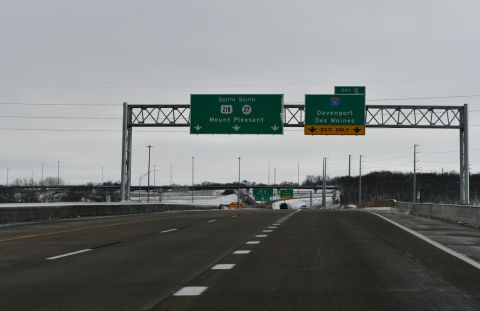 Two lanes separate from I-380/U.S. 218 south for I-80 at Tiffin, Iowa