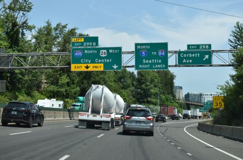 I-5 advances one mile north to I-405 (Stadium Frwy) in Portland, OR