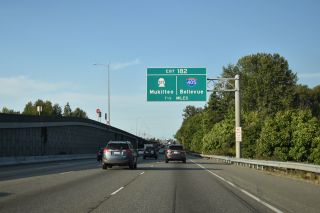 I-5 north 1.5 miles ahead of I-405/SR 525 at Lynwood, Washington