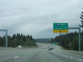 I-405 north spans SR 524 just ahead of I-5 at Lynnwood, Washington