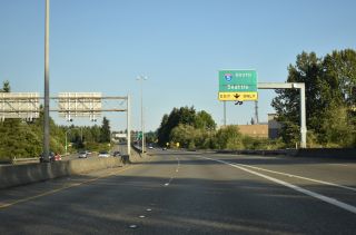 SR 525 runs along the Lynnwood city line southeast to I-5/405
