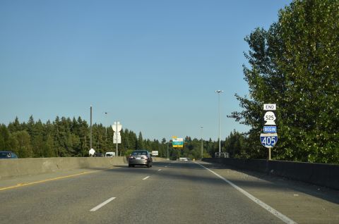 SR 525 end and I-405 begin shields posted above Interstate 5