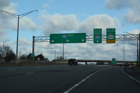 Two lanes partition from I-490 west for I-590 (Rochester Outer Lp) south and NY 590 (Seabreeze Expwy) north.