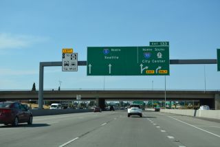 S 38th St spans I-5 north ahead of the c/d roadway for I-705 in Tacoma, WA